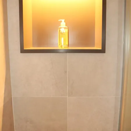 Апартаменти Besthomestay-lisbon